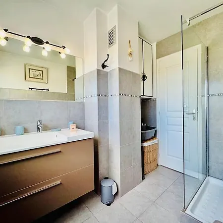 Le Pam's, De Standing Pour 4 Prs, Terrasse Et Parking Appartement Antibes
